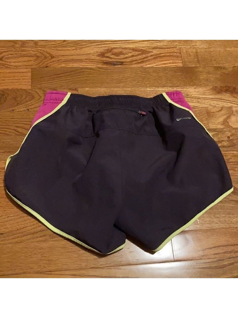 đ
șTHE North Face Flash Dry Running Shorts - Picture 6 of 8